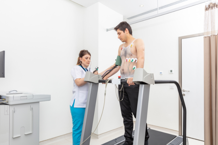 treadmill test merupakan pemeriksaan jantung untuk mendeteksi adanya masalah jantung 