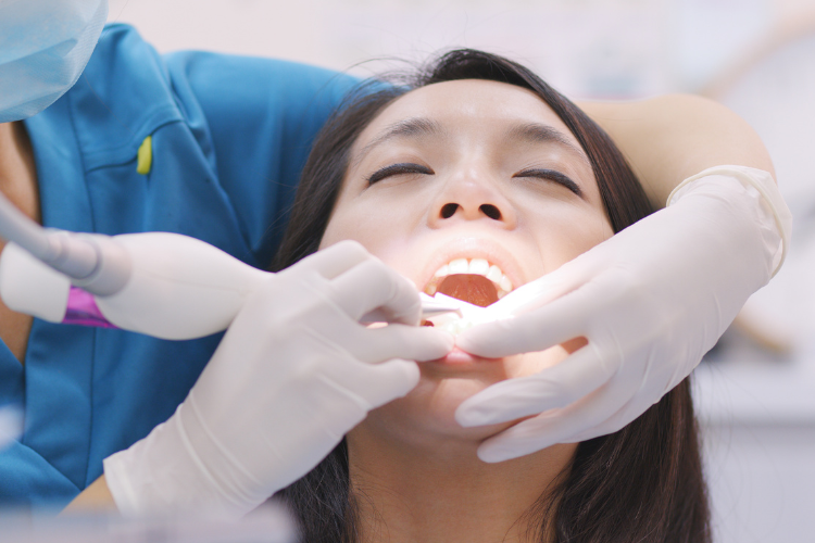 pemeriksaan karang gigi di klinik rolas medika